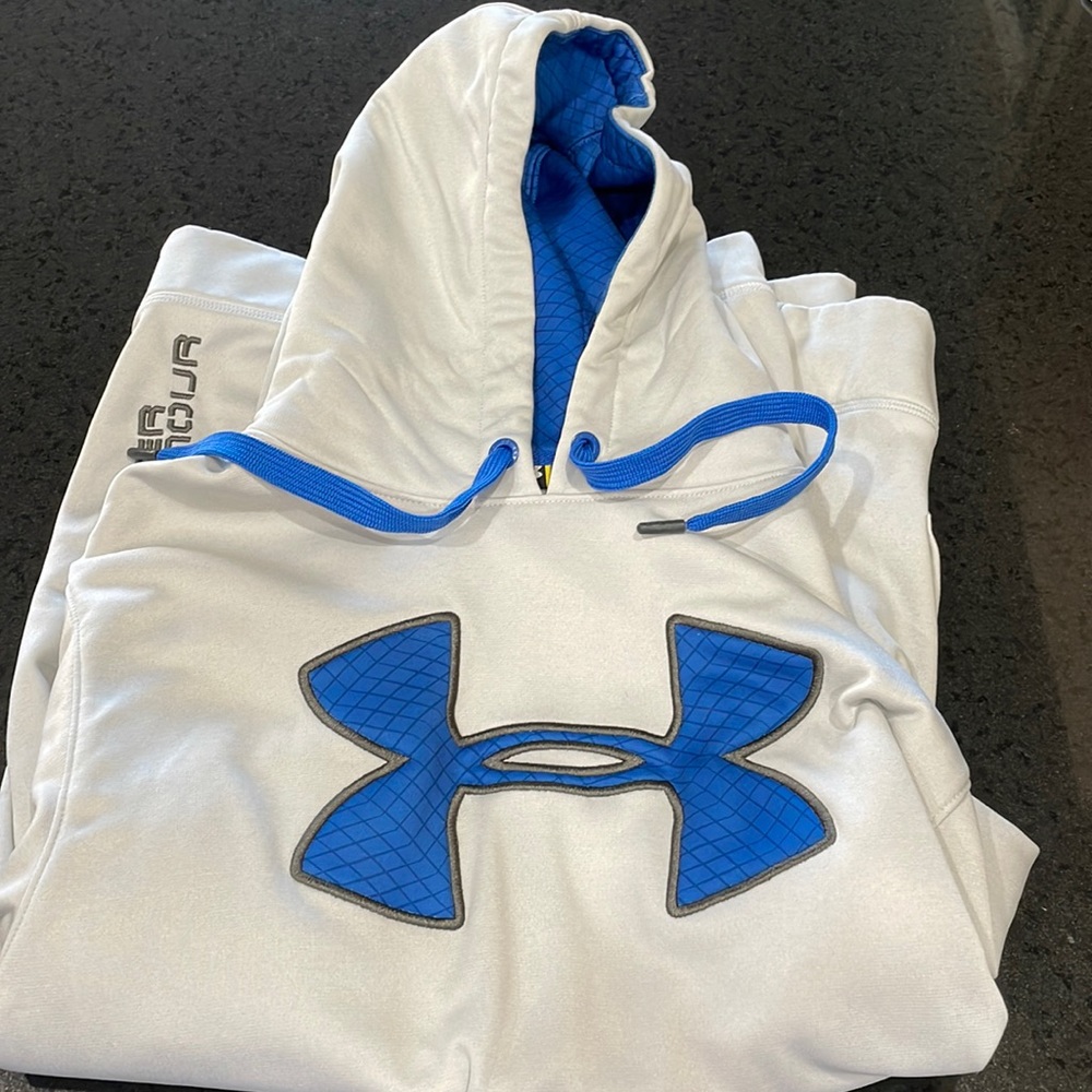 Under Armour gray hoodie size medium M
